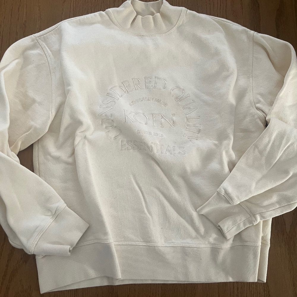 KOTN Mockneck